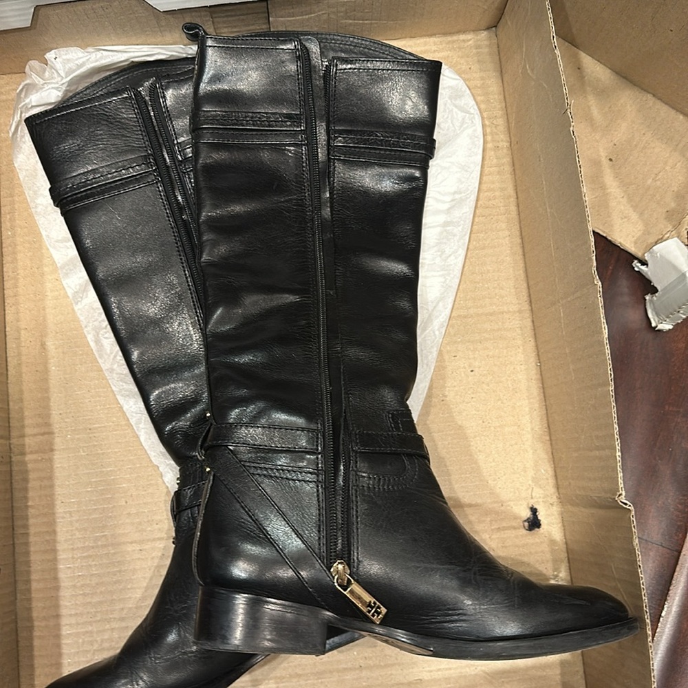 Black Talk Boots size 7 in really good condition must have worn about 4 times - Picture 2 of 4